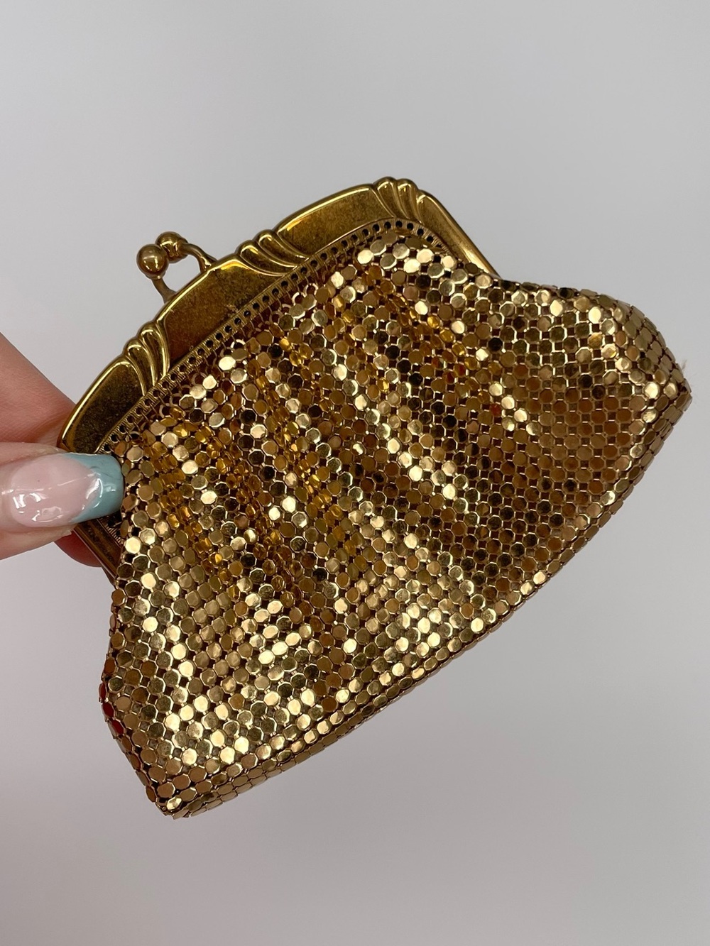 Vintage Whiting & Davis Classic Shiny Gold Metal Mesh Kiss Lock Frame Coin Purse